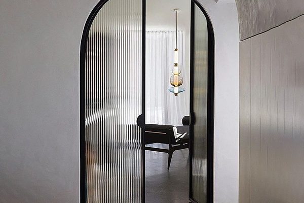 fluted-glass-door fluted-glass-door